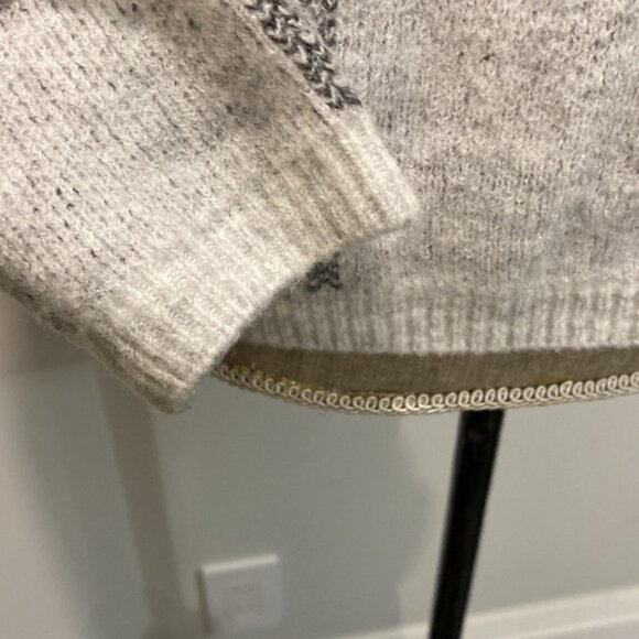 Belldini Gray Plaid Crew Neck Sweater size Small - Picture 11 of 14